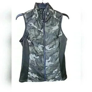 Avia Women's Performance CAMO Quilted Vest - Small